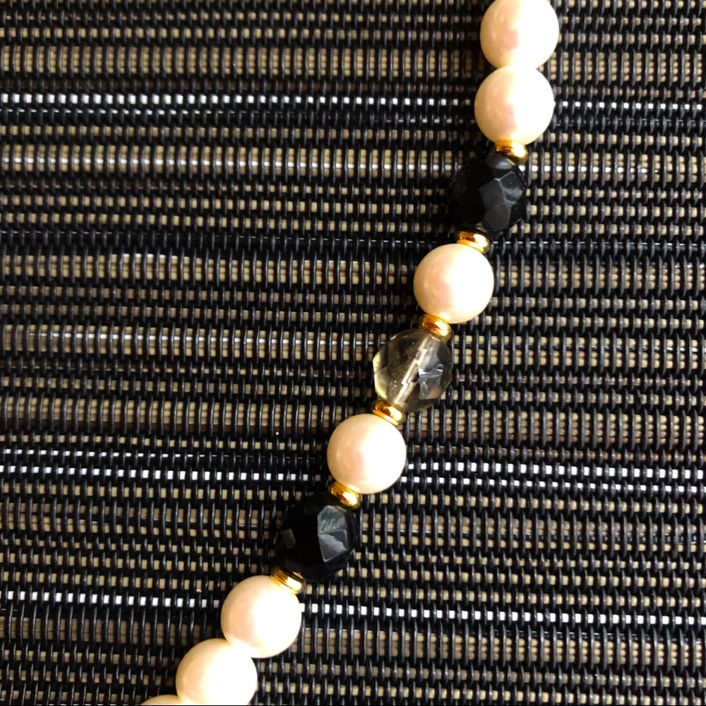 Faux Pearl Necklace ~ Vintage - Picture 4 of 6